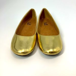 Kalli gold ballet shoes sz 8
